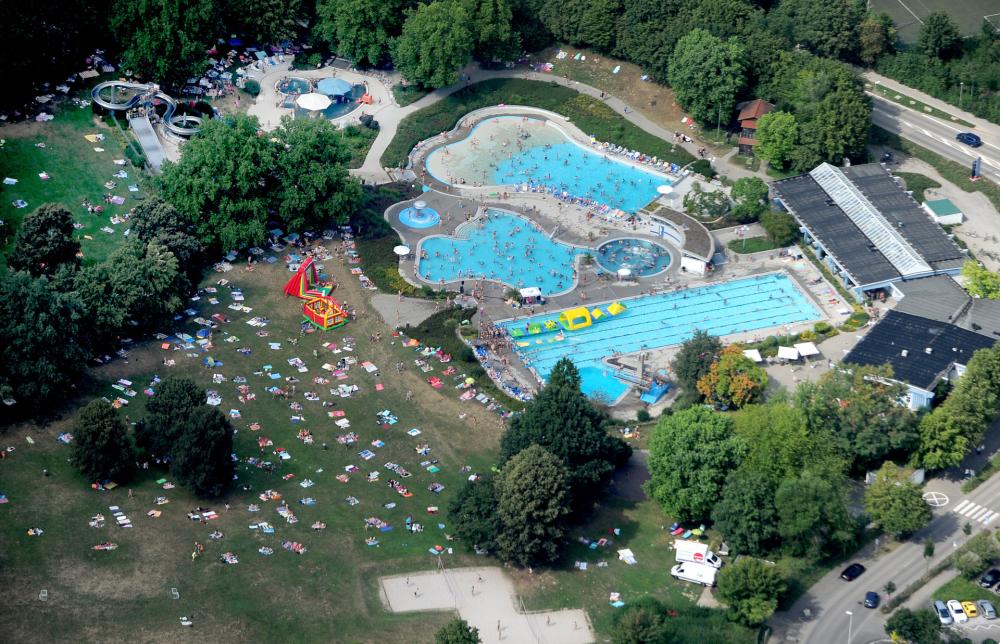 Mineralwellenfreibad WELLARIUM